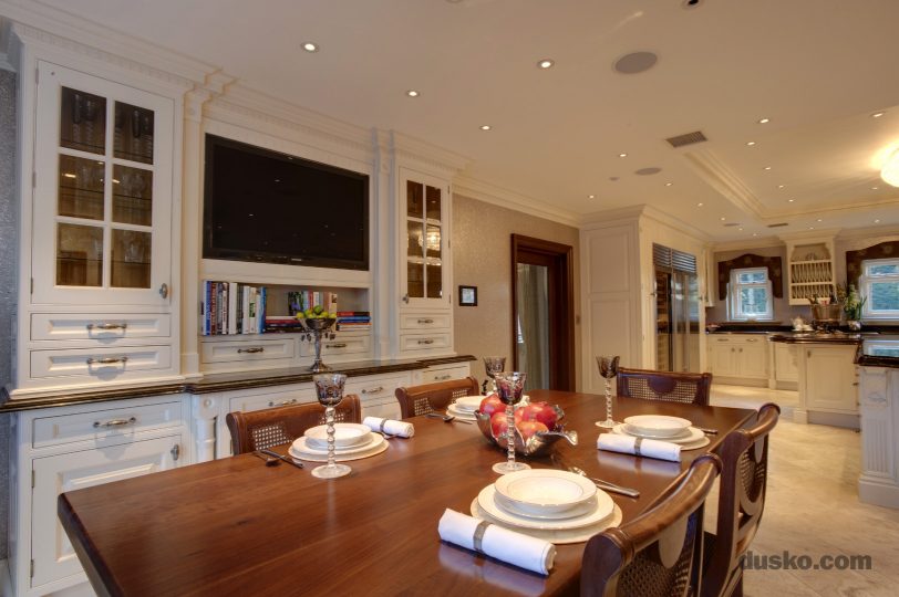 Colonial Style Kitchen in Prestbury, Cheshire Dining Area